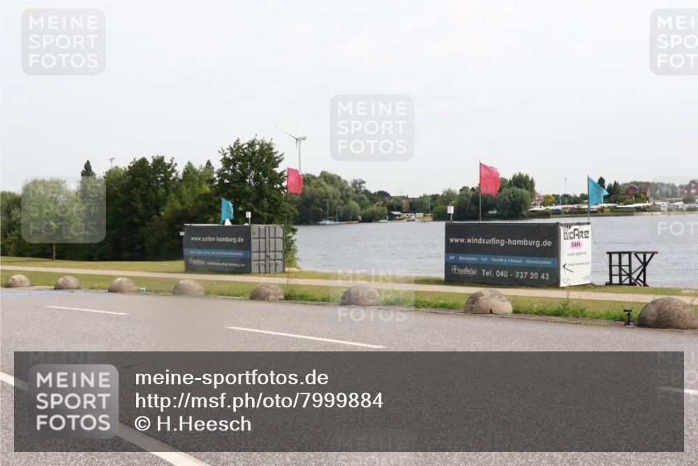 15.06.2025 - 27. Vierlanden-Triathlon H.Heesch http://msf.ph/oto/7999884 15.06.2025 10:27:28 Radfahren 165, 176, 492, 549 meine-sportfotos.de