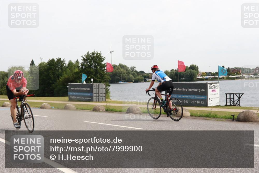 15.06.2025 - 27. Vierlanden-Triathlon H.Heesch http://msf.ph/oto/7999900 15.06.2025 10:27:29 Radfahren 165, 176, 492, 549 meine-sportfotos.de