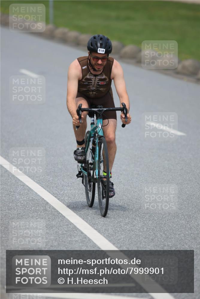 21.06.2025 - 27. Vierlanden-Triathlon H.Heesch http://msf.ph/oto/7999901 15.06.2025 12:32:18 Radfahren 784, 819, 1057, 1058, 1059, 1060 meine-sportfotos.de