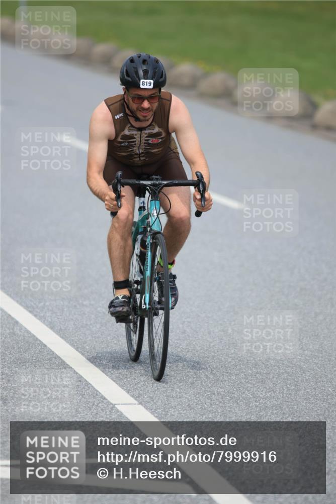 21.06.2025 - 27. Vierlanden-Triathlon H.Heesch http://msf.ph/oto/7999916 15.06.2025 12:32:19 Radfahren 784, 819, 1057, 1058, 1059, 1060 meine-sportfotos.de