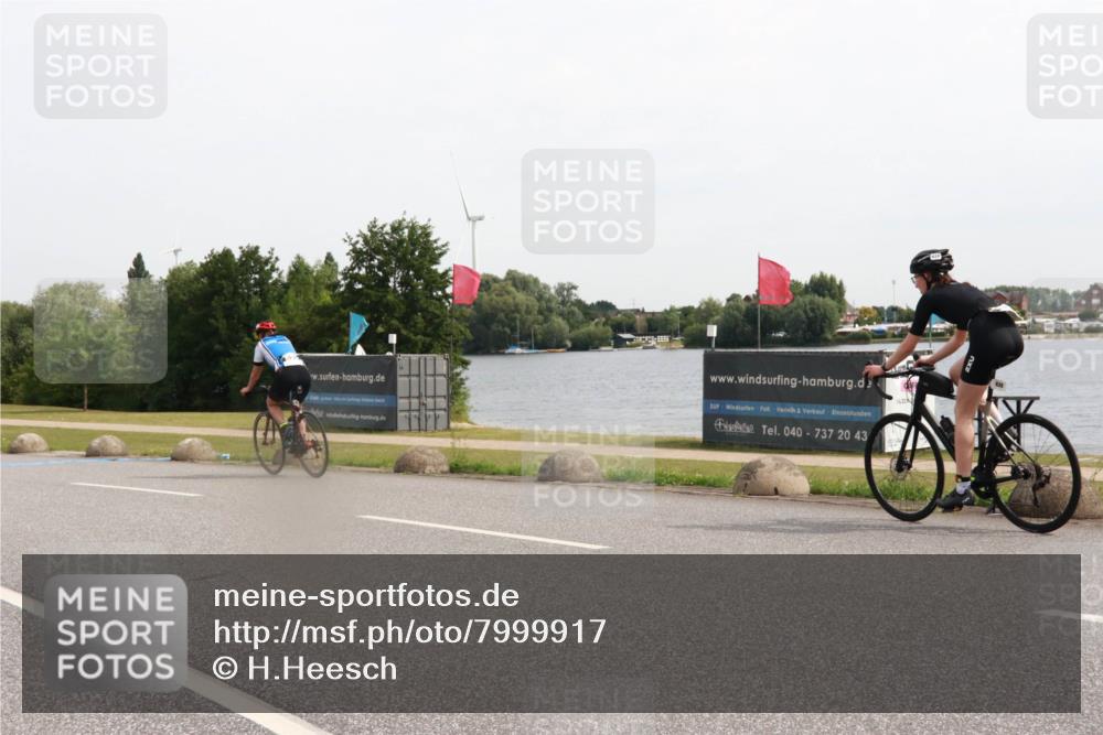 15.06.2025 - 27. Vierlanden-Triathlon H.Heesch http://msf.ph/oto/7999917 15.06.2025 10:27:30 Radfahren 165, 176, 492, 522, 549 meine-sportfotos.de