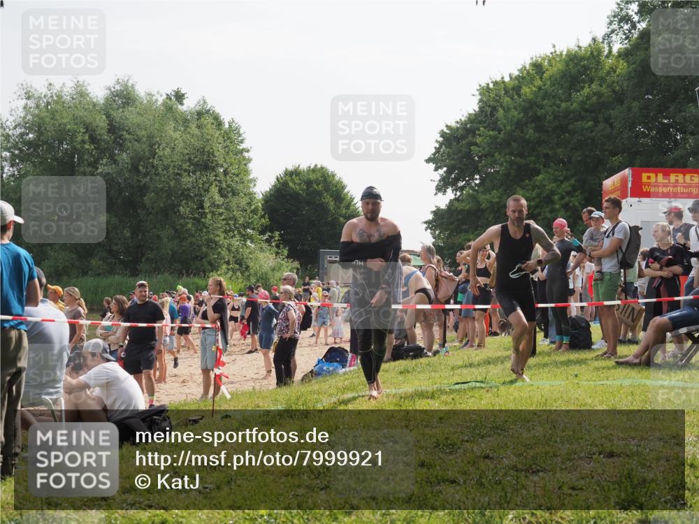 15.06.2025 - 27. Vierlanden-Triathlon KatJ http://msf.ph/oto/7999921 15.06.2025 09:56:54 Schwimmen 258, 275, 281, 301, 320 meine-sportfotos.de