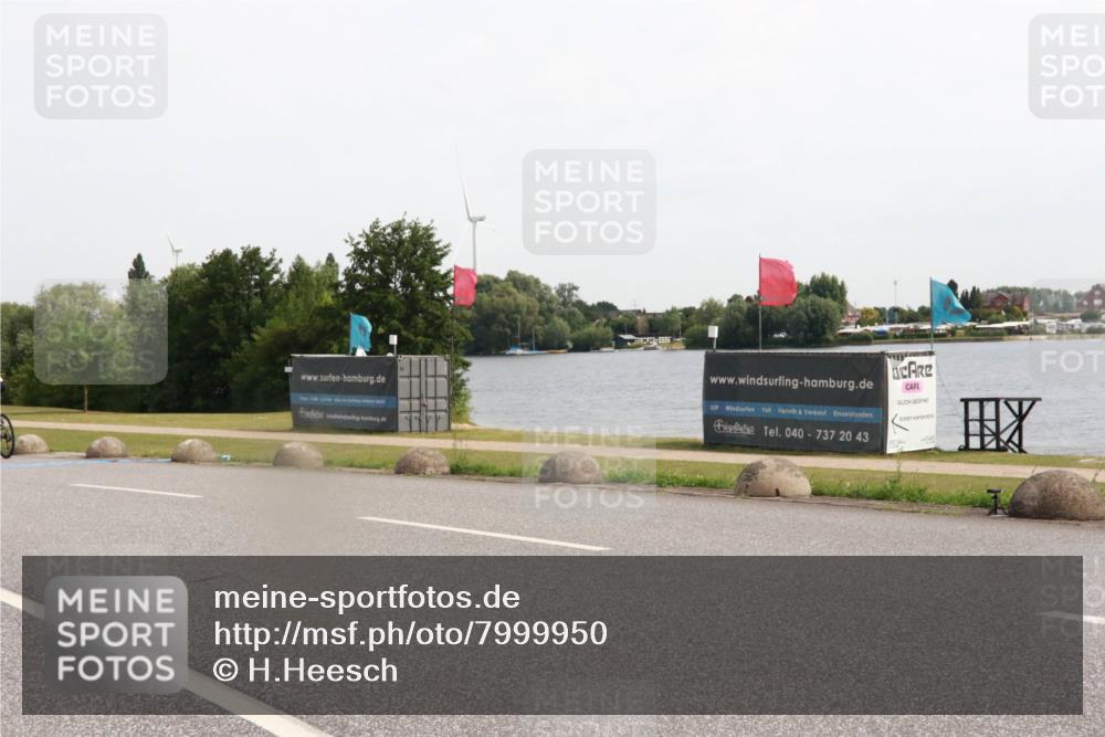 15.06.2025 - 27. Vierlanden-Triathlon H.Heesch http://msf.ph/oto/7999950 15.06.2025 10:27:32 Radfahren 165, 176, 492, 522, 549, 628 meine-sportfotos.de