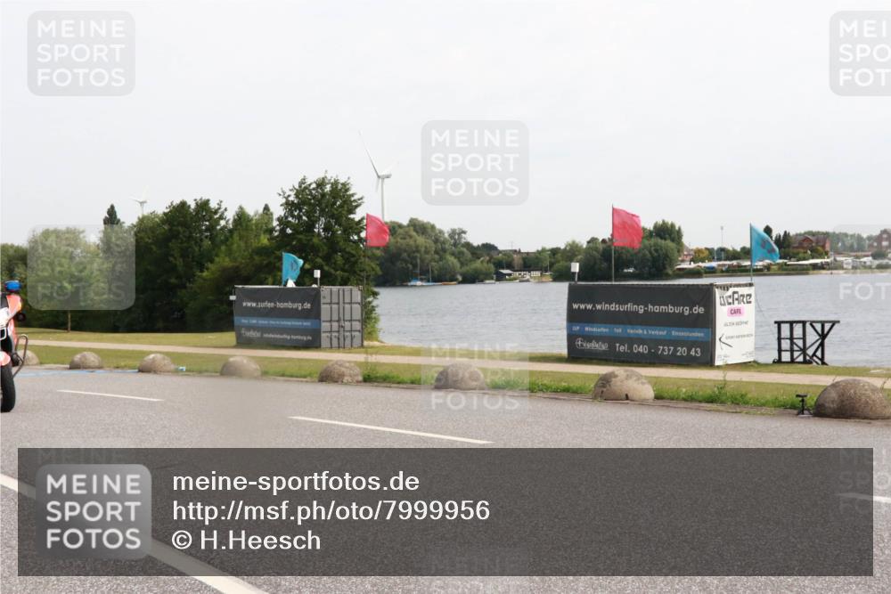 15.06.2025 - 27. Vierlanden-Triathlon H.Heesch http://msf.ph/oto/7999956 15.06.2025 10:27:33 Radfahren 165, 492, 522, 549, 628 meine-sportfotos.de