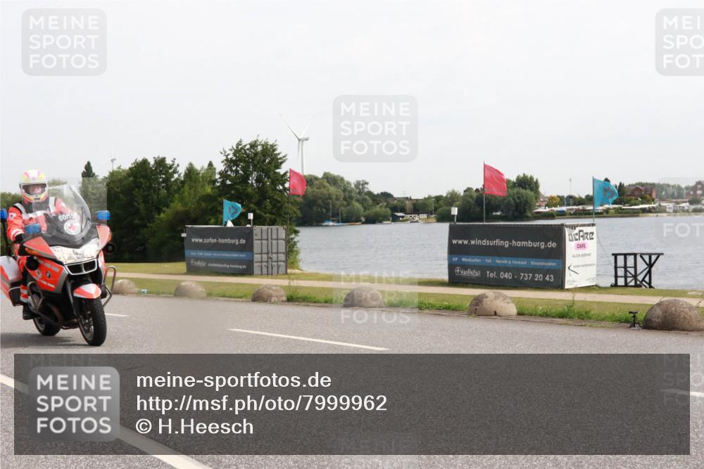 15.06.2025 - 27. Vierlanden-Triathlon H.Heesch http://msf.ph/oto/7999962 15.06.2025 10:27:33 Radfahren 165, 492, 522, 549, 628 meine-sportfotos.de