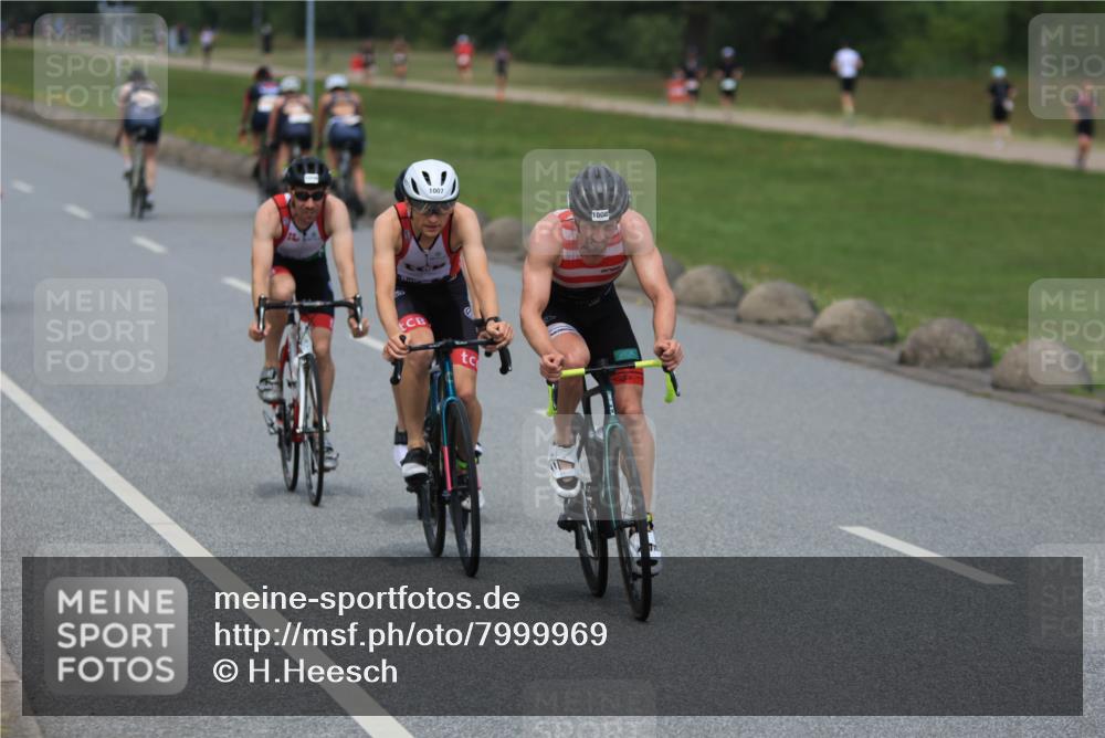 21.06.2025 - 27. Vierlanden-Triathlon H.Heesch http://msf.ph/oto/7999969 15.06.2025 12:32:32 Radfahren 766, 1004, 1006, 1007, 1008 meine-sportfotos.de