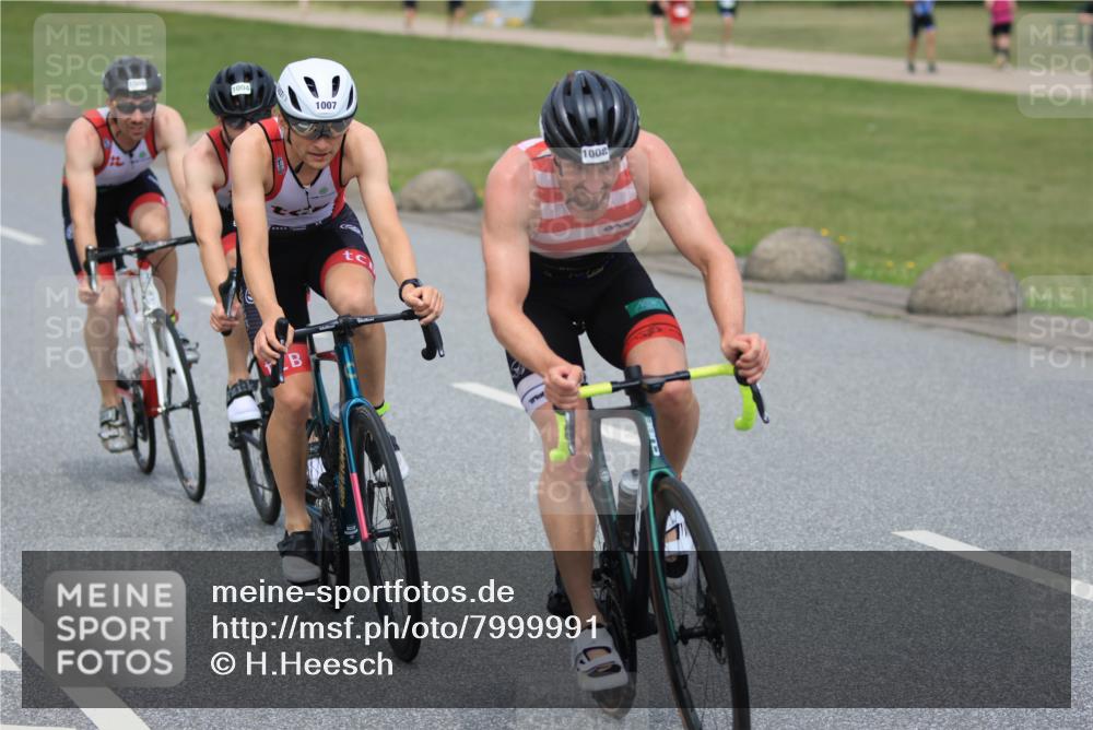 21.06.2025 - 27. Vierlanden-Triathlon H.Heesch http://msf.ph/oto/7999991 15.06.2025 12:32:33 Radfahren 766, 1004, 1006, 1007, 1008 meine-sportfotos.de