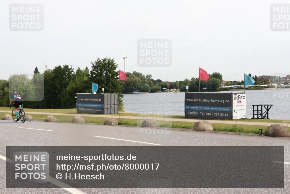 15.06.2025 - 27. Vierlanden-Triathlon H.Heesch http://msf.ph/oto/8000017 15.06.2025 10:27:37 Radfahren 510, 522, 628 meine-sportfotos.de