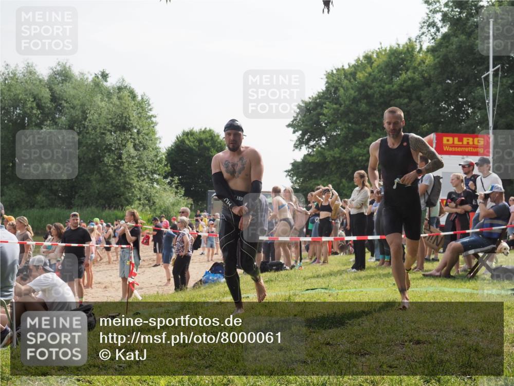 15.06.2025 - 27. Vierlanden-Triathlon KatJ http://msf.ph/oto/8000061 15.06.2025 09:56:55 Schwimmen 258, 275, 281, 301, 325 meine-sportfotos.de