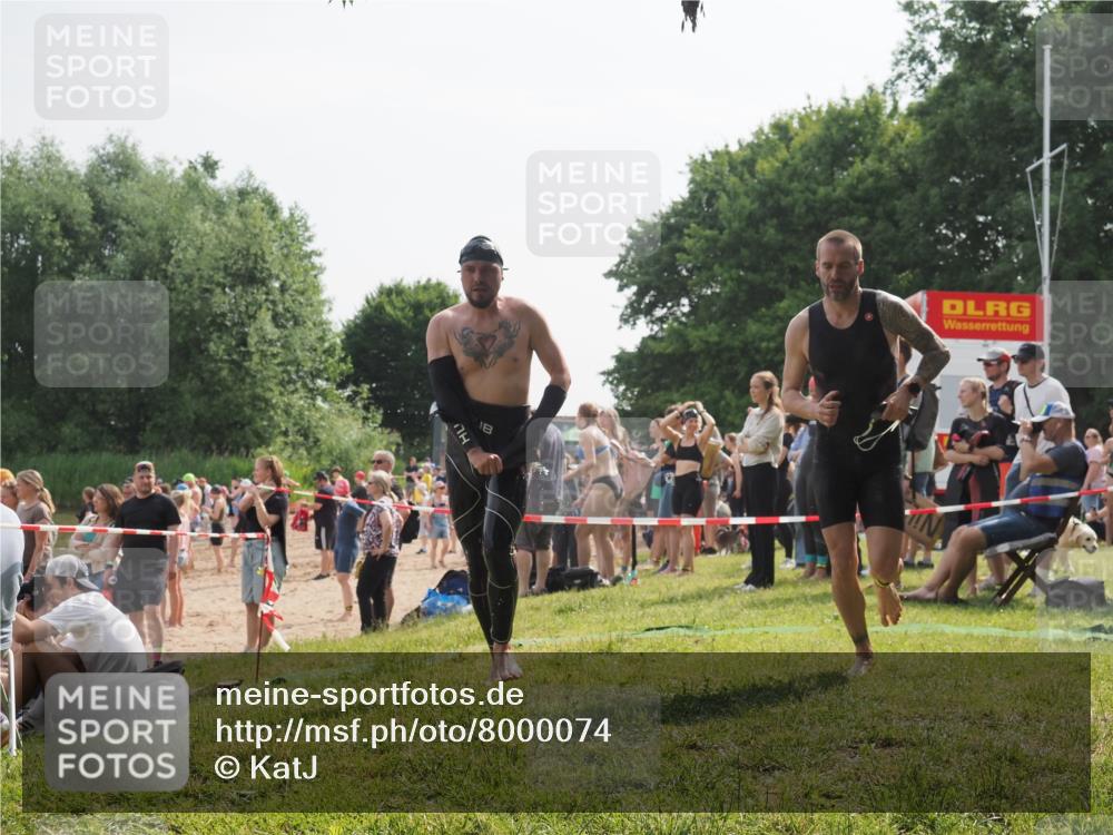 15.06.2025 - 27. Vierlanden-Triathlon KatJ http://msf.ph/oto/8000074 15.06.2025 09:56:55 Schwimmen 258, 275, 281, 301, 325 meine-sportfotos.de