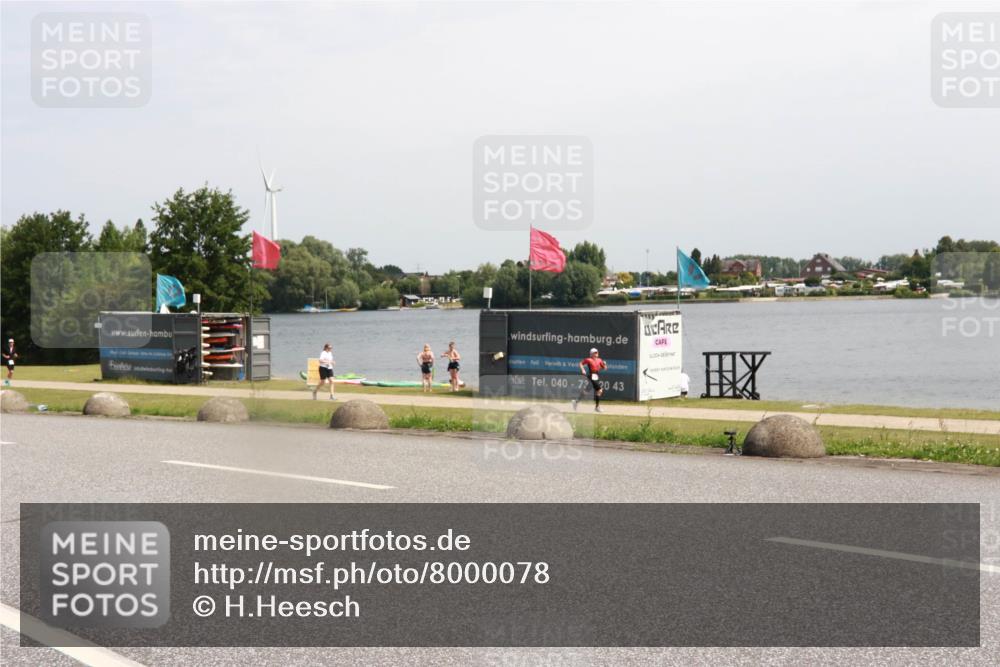 21.06.2025 - 27. Vierlanden-Triathlon H.Heesch http://msf.ph/oto/8000078 15.06.2025 11:40:30 Radfahren 647, 694, 707, 710, 740 meine-sportfotos.de