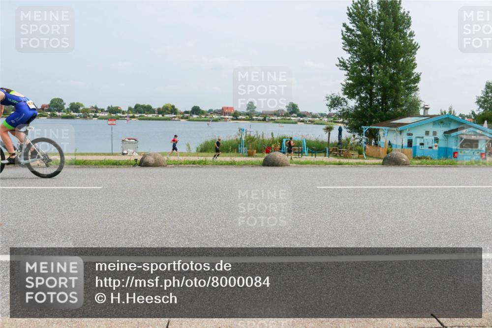 21.06.2025 - 27. Vierlanden-Triathlon H.Heesch http://msf.ph/oto/8000084 15.06.2025 12:32:53 Radfahren 1053, 1054, 1055, 1056 meine-sportfotos.de