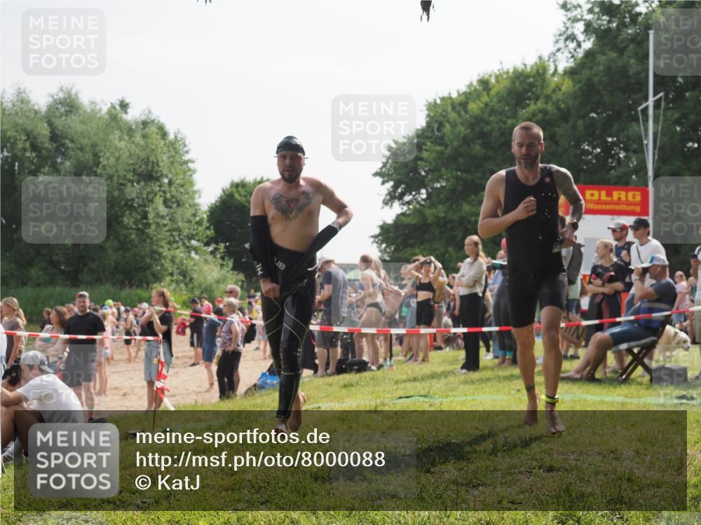 15.06.2025 - 27. Vierlanden-Triathlon KatJ http://msf.ph/oto/8000088 15.06.2025 09:56:55 Schwimmen 258, 275, 281, 301, 325 meine-sportfotos.de