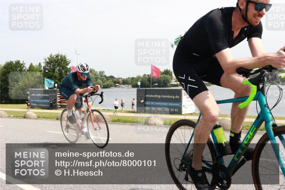 21.06.2025 - 27. Vierlanden-Triathlon H.Heesch http://msf.ph/oto/8000101 15.06.2025 11:40:32 Radfahren 647, 694, 707, 710, 740 meine-sportfotos.de