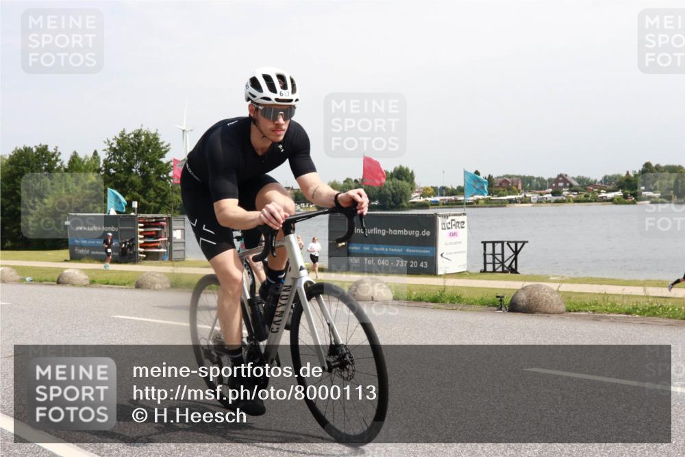 21.06.2025 - 27. Vierlanden-Triathlon H.Heesch http://msf.ph/oto/8000113 15.06.2025 11:40:33 Radfahren 206, 647, 694, 707, 710, 740, 760 meine-sportfotos.de