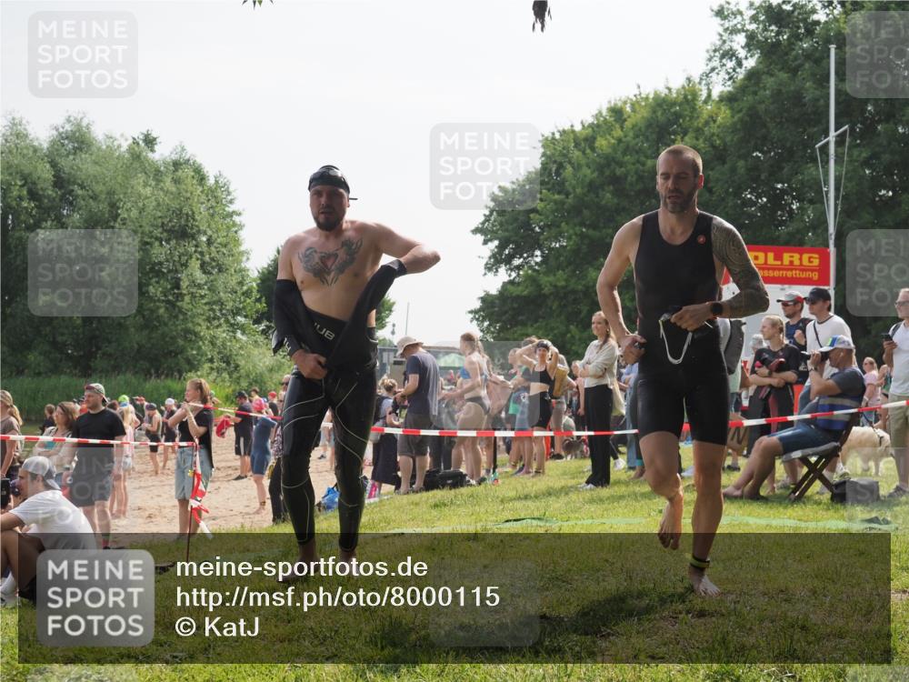 15.06.2025 - 27. Vierlanden-Triathlon KatJ http://msf.ph/oto/8000115 15.06.2025 09:56:56 Schwimmen 258, 275, 281, 301, 325 meine-sportfotos.de