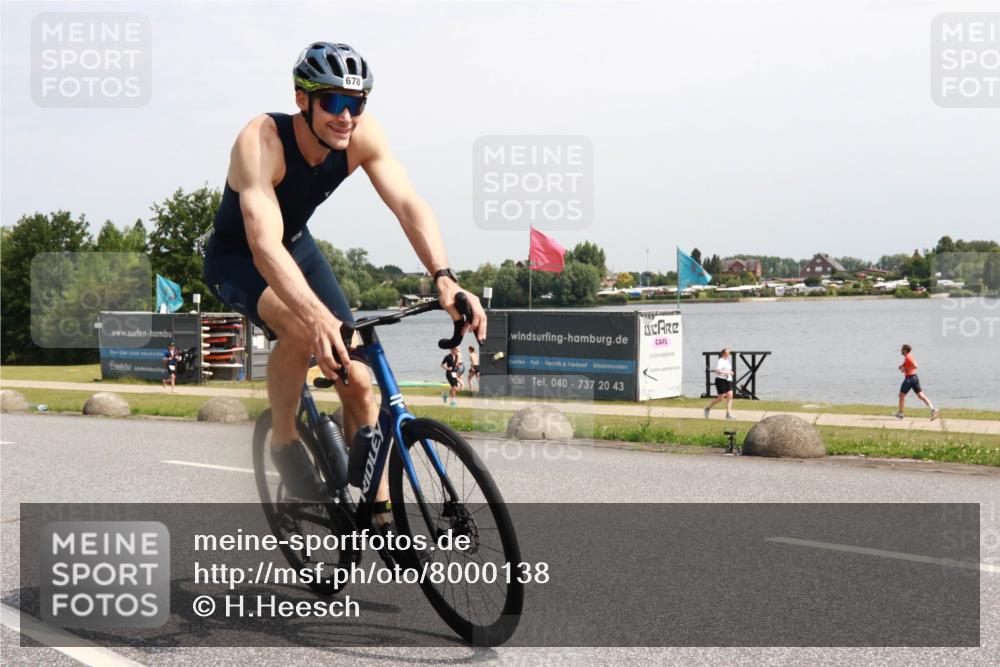 21.06.2025 - 27. Vierlanden-Triathlon H.Heesch http://msf.ph/oto/8000138 15.06.2025 11:40:37 Radfahren 206, 647, 678, 694, 710, 740, 760 meine-sportfotos.de