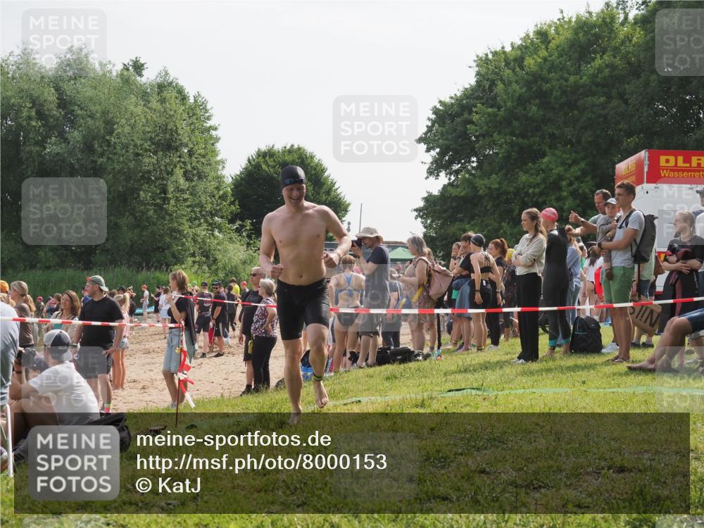 15.06.2025 - 27. Vierlanden-Triathlon KatJ http://msf.ph/oto/8000153 15.06.2025 09:57:03 Schwimmen 258, 301, 325, 1399 meine-sportfotos.de