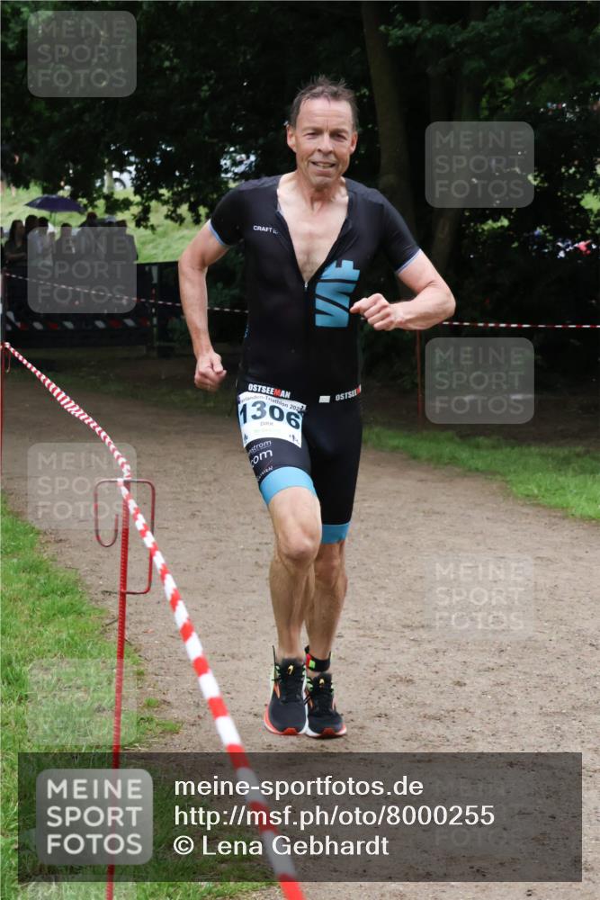 21.06.2025 - 27. Vierlanden-Triathlon Lena Gebhardt http://msf.ph/oto/8000255 15.06.2025 14:02:04 Laufen 202, 1306 meine-sportfotos.de