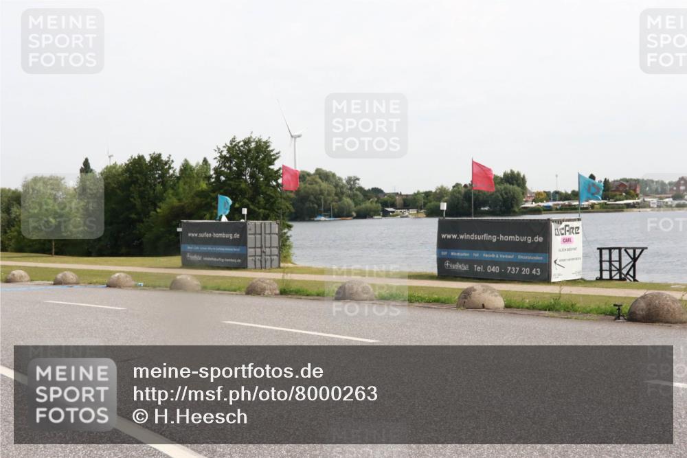 15.06.2025 - 27. Vierlanden-Triathlon H.Heesch http://msf.ph/oto/8000263 15.06.2025 10:27:45 Radfahren 75 meine-sportfotos.de