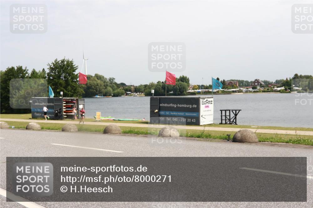 21.06.2025 - 27. Vierlanden-Triathlon H.Heesch http://msf.ph/oto/8000271 15.06.2025 11:40:57 Radfahren 200, 722 meine-sportfotos.de