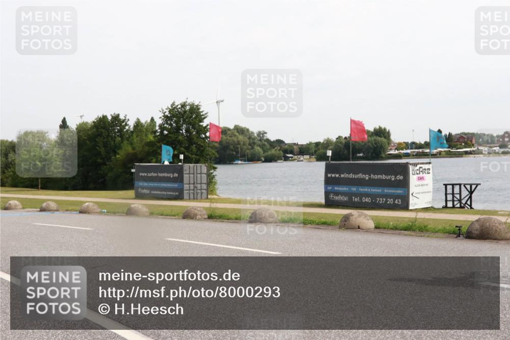 15.06.2025 - 27. Vierlanden-Triathlon H.Heesch http://msf.ph/oto/8000293 15.06.2025 10:27:46 Radfahren 75, 100 meine-sportfotos.de