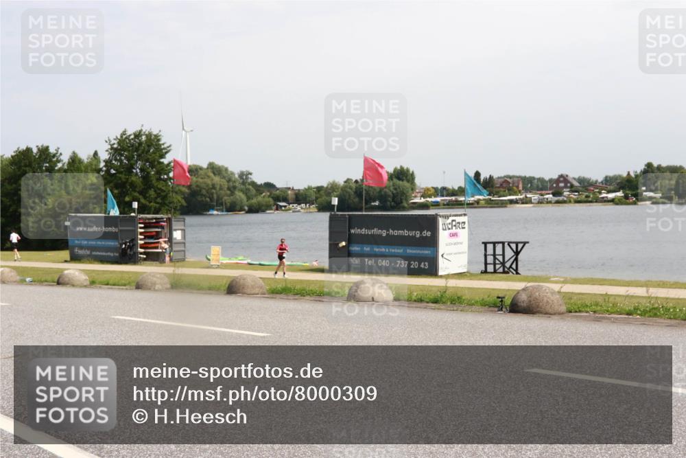 21.06.2025 - 27. Vierlanden-Triathlon H.Heesch http://msf.ph/oto/8000309 15.06.2025 11:40:59 Radfahren 200, 722 meine-sportfotos.de
