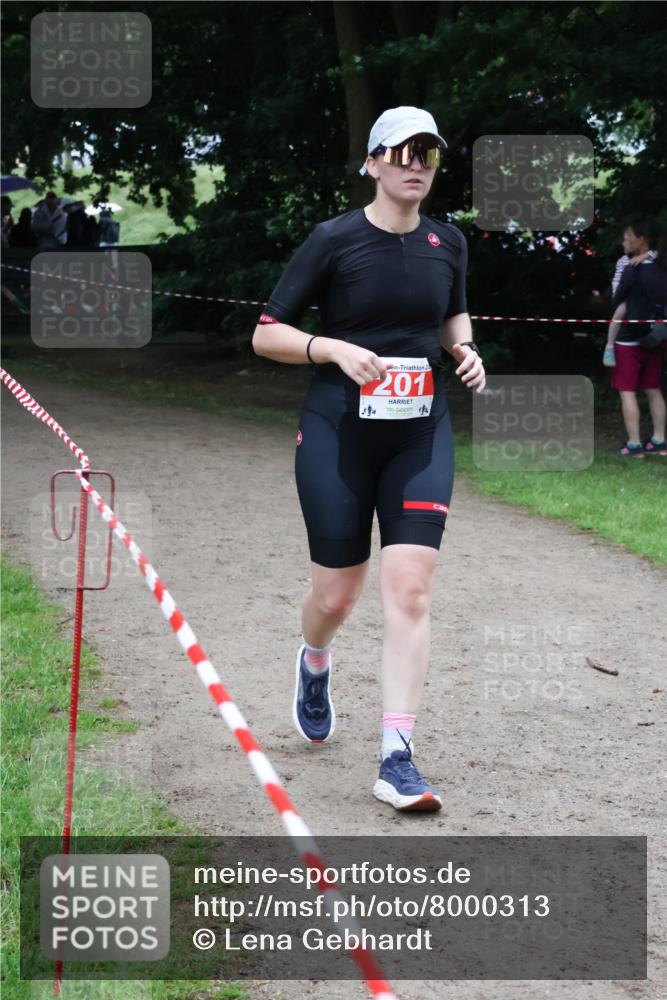 21.06.2025 - 27. Vierlanden-Triathlon Lena Gebhardt http://msf.ph/oto/8000313 15.06.2025 14:02:08 Laufen 2, 201, 12 meine-sportfotos.de