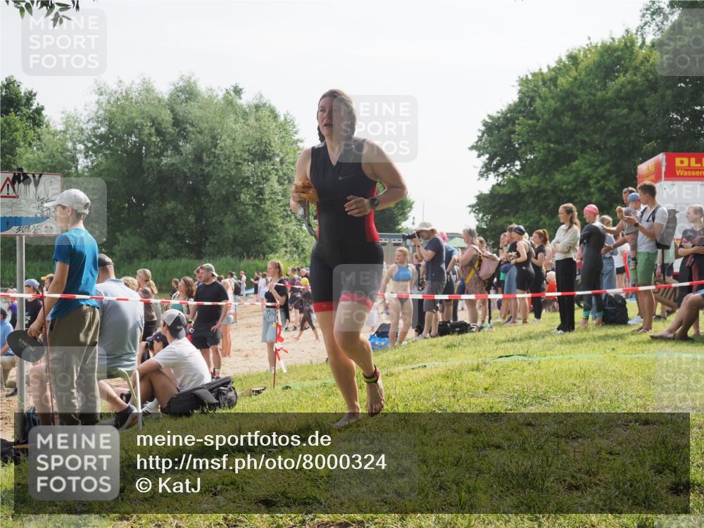 15.06.2025 - 27. Vierlanden-Triathlon KatJ http://msf.ph/oto/8000324 15.06.2025 09:57:09 Schwimmen 263, 325, 1399 meine-sportfotos.de
