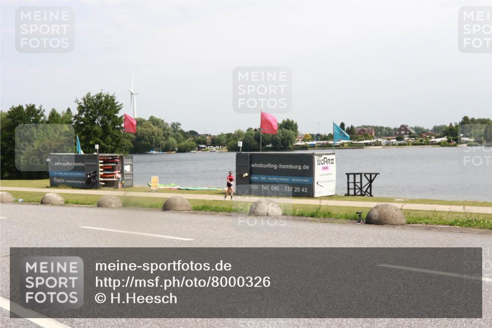 21.06.2025 - 27. Vierlanden-Triathlon H.Heesch http://msf.ph/oto/8000326 15.06.2025 11:41:00 Radfahren 722 meine-sportfotos.de