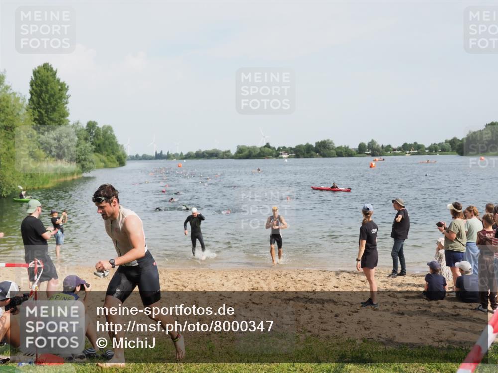 21.06.2025 - 27. Vierlanden-Triathlon MichiJ http://msf.ph/oto/8000347 15.06.2026 10:03:53 Schwimmen 415, 427, 436, 1398 meine-sportfotos.de