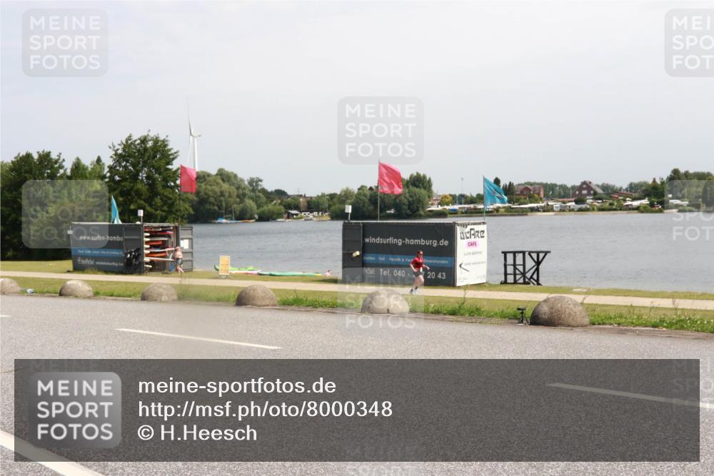 21.06.2025 - 27. Vierlanden-Triathlon H.Heesch http://msf.ph/oto/8000348 15.06.2025 11:41:02 Radfahren 649 meine-sportfotos.de
