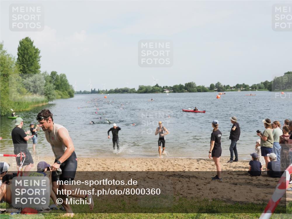21.06.2025 - 27. Vierlanden-Triathlon MichiJ http://msf.ph/oto/8000360 15.06.2026 10:03:53 Schwimmen 415, 427, 436, 1398 meine-sportfotos.de