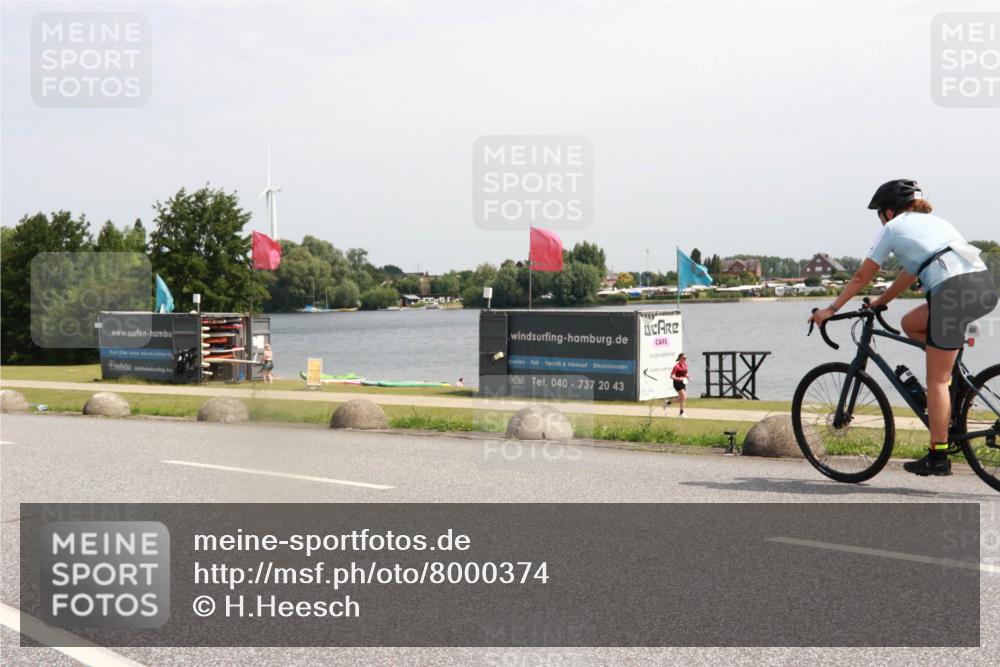 21.06.2025 - 27. Vierlanden-Triathlon H.Heesch http://msf.ph/oto/8000374 15.06.2025 11:41:03 Radfahren 649 meine-sportfotos.de