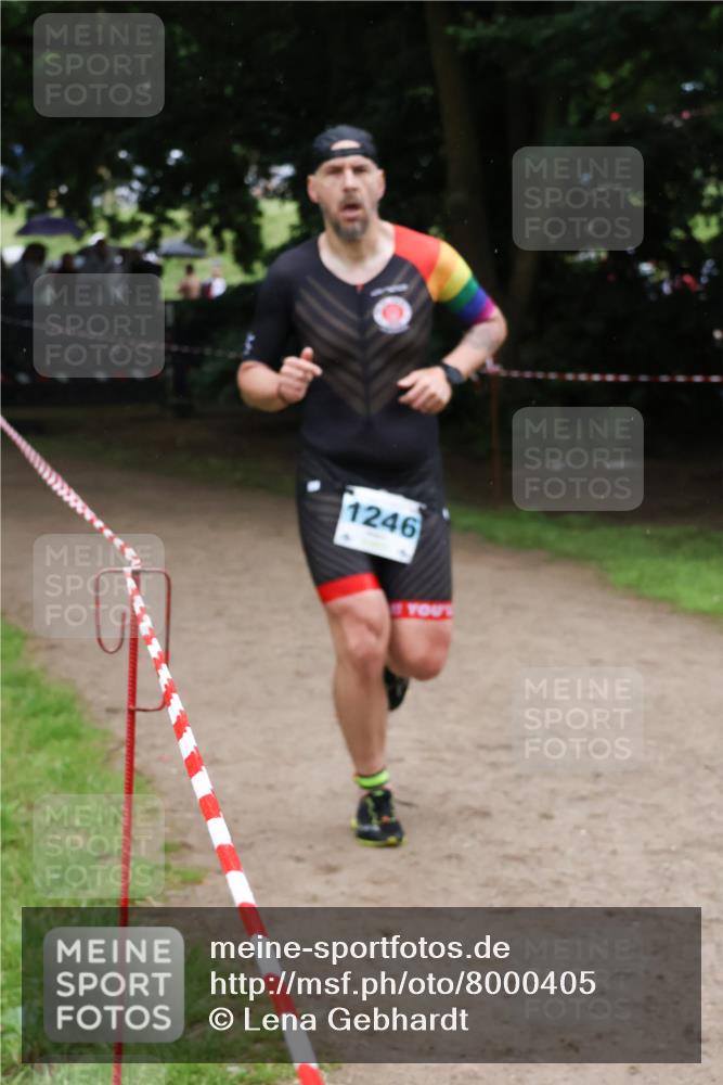 21.06.2025 - 27. Vierlanden-Triathlon Lena Gebhardt http://msf.ph/oto/8000405 15.06.2025 14:02:22 Laufen 1246 meine-sportfotos.de