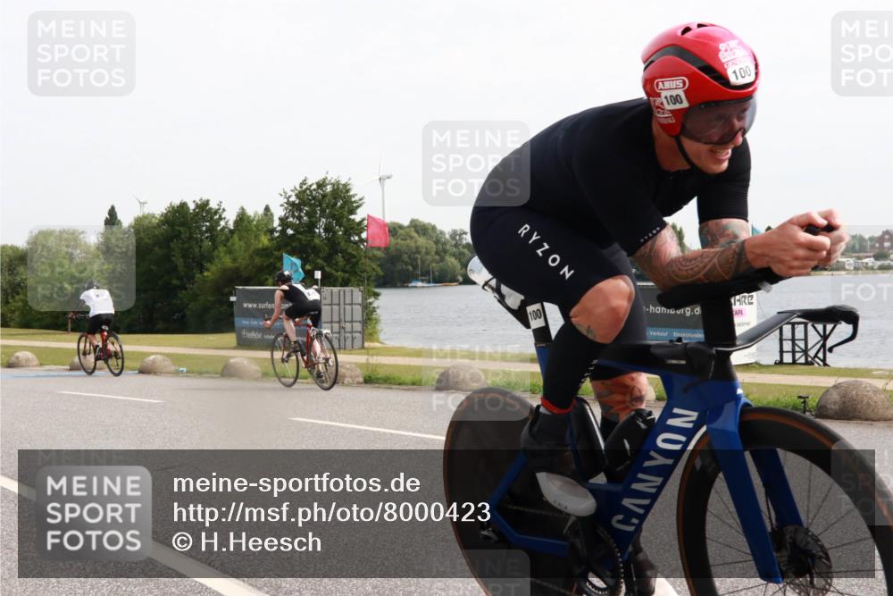 15.06.2025 - 27. Vierlanden-Triathlon H.Heesch http://msf.ph/oto/8000423 15.06.2025 10:27:48 Radfahren 75, 100, 505, 529, 552 meine-sportfotos.de