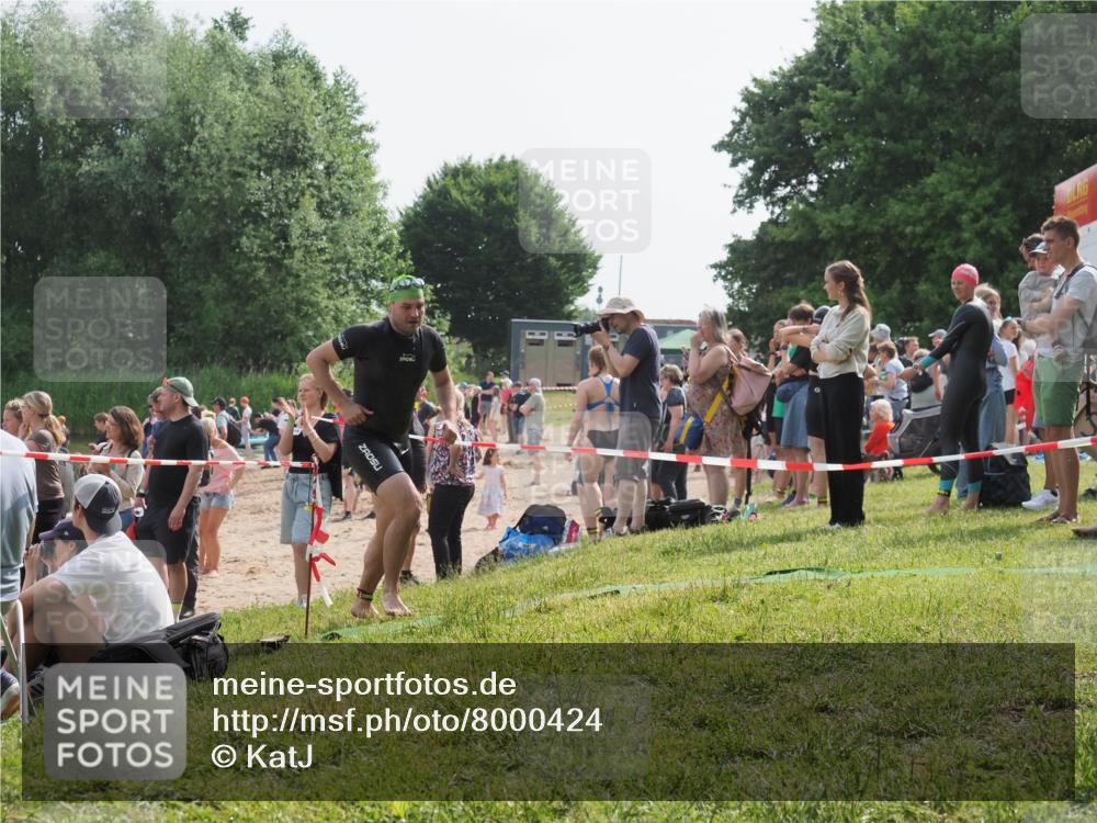 15.06.2025 - 27. Vierlanden-Triathlon KatJ http://msf.ph/oto/8000424 15.06.2025 09:57:13 Schwimmen 263, 296, 1399 meine-sportfotos.de