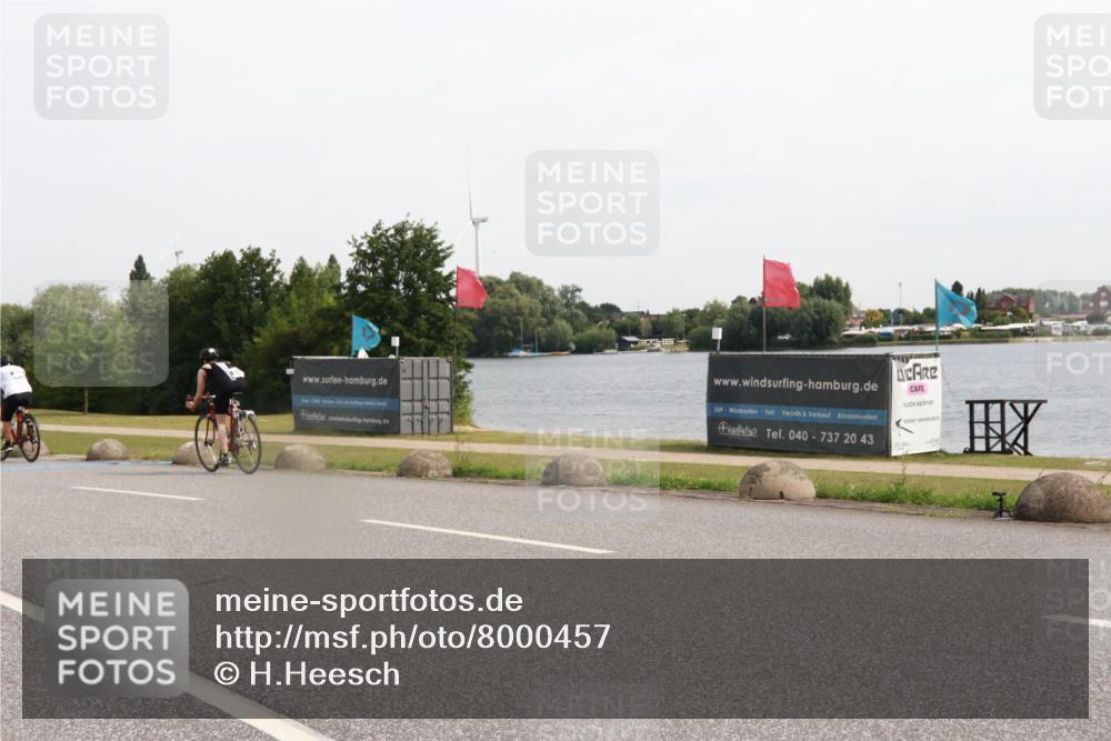 15.06.2025 - 27. Vierlanden-Triathlon H.Heesch http://msf.ph/oto/8000457 15.06.2025 10:27:49 Radfahren 49, 75, 100, 505, 529, 552 meine-sportfotos.de