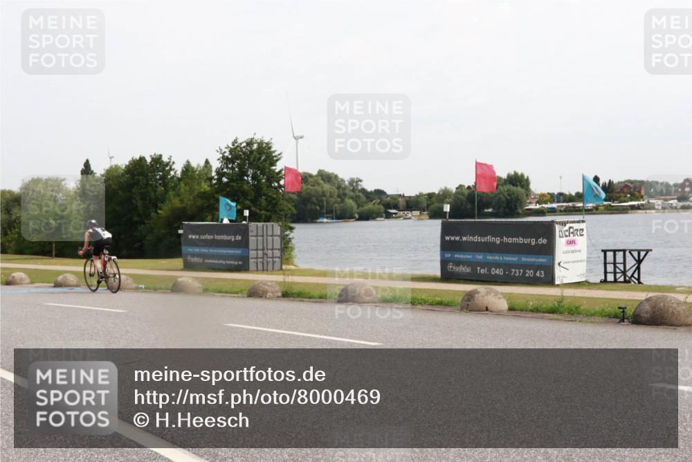 15.06.2025 - 27. Vierlanden-Triathlon H.Heesch http://msf.ph/oto/8000469 15.06.2025 10:27:49 Radfahren 49, 75, 100, 505, 529, 552 meine-sportfotos.de