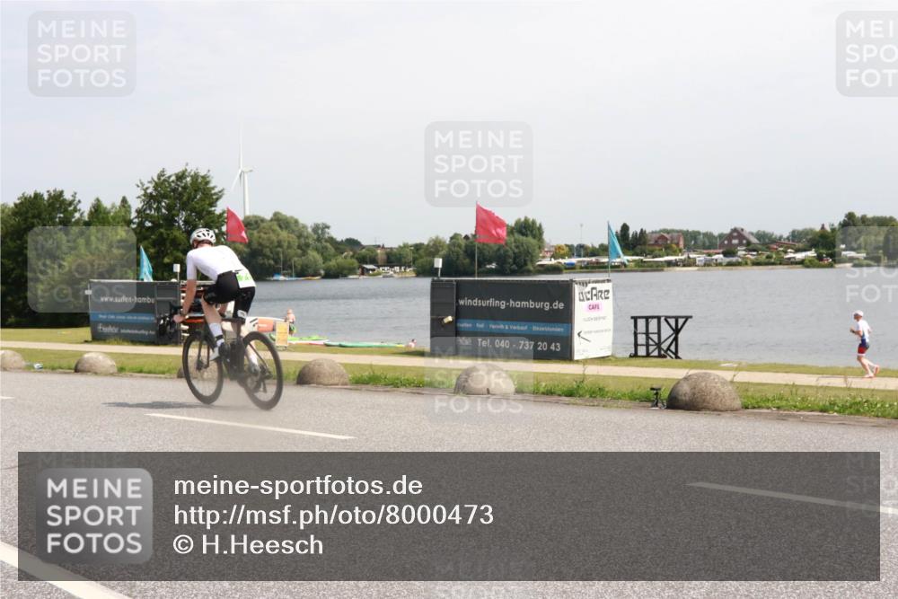 21.06.2025 - 27. Vierlanden-Triathlon H.Heesch http://msf.ph/oto/8000473 15.06.2025 11:41:07 Radfahren 649, 715, 883 meine-sportfotos.de