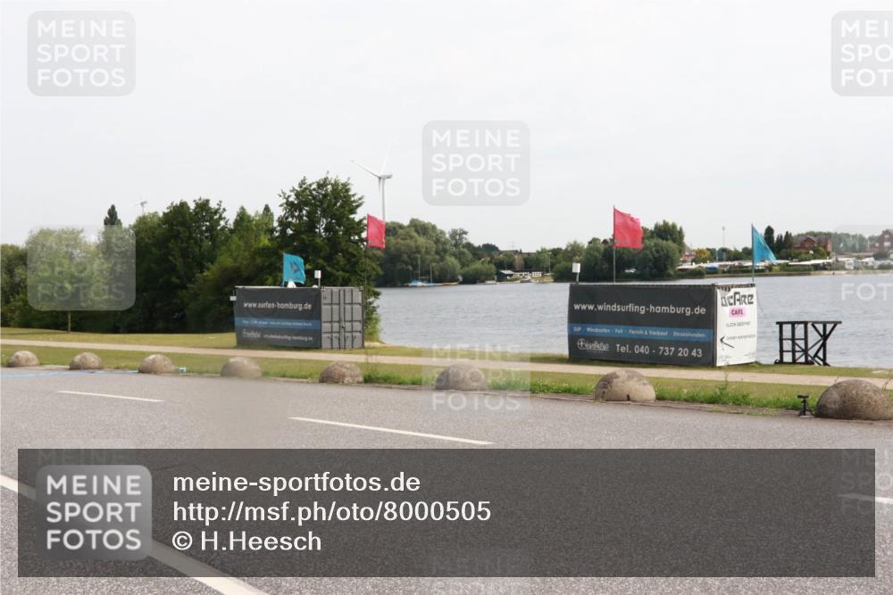 15.06.2025 - 27. Vierlanden-Triathlon H.Heesch http://msf.ph/oto/8000505 15.06.2025 10:27:50 Radfahren 49, 75, 100, 505, 529, 552 meine-sportfotos.de