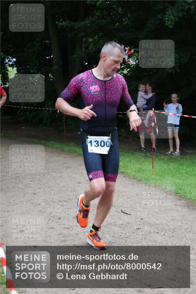 21.06.2025 - 27. Vierlanden-Triathlon Lena Gebhardt http://msf.ph/oto/8000542 15.06.2025 14:02:47 Laufen 1300 meine-sportfotos.de