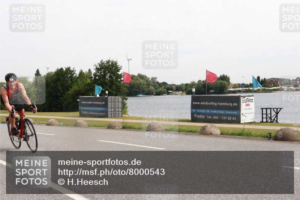 15.06.2025 - 27. Vierlanden-Triathlon H.Heesch http://msf.ph/oto/8000543 15.06.2025 10:27:51 Radfahren 49, 75, 100, 505, 529, 552 meine-sportfotos.de