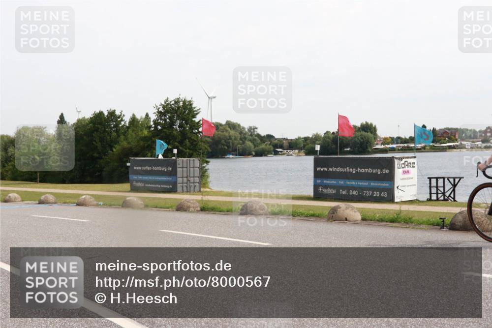 15.06.2025 - 27. Vierlanden-Triathlon H.Heesch http://msf.ph/oto/8000567 15.06.2025 10:27:52 Radfahren 49, 75, 100, 505, 529, 552 meine-sportfotos.de