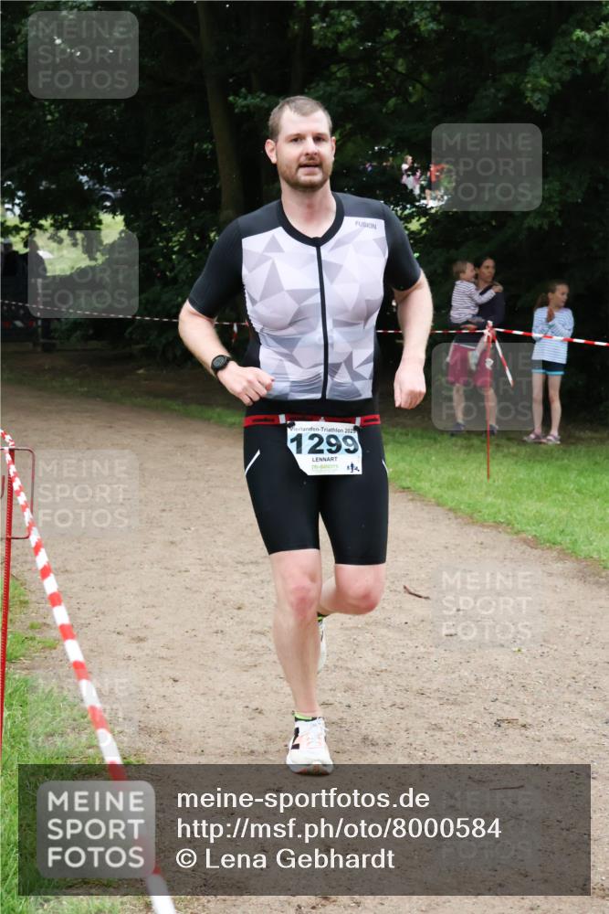 21.06.2025 - 27. Vierlanden-Triathlon Lena Gebhardt http://msf.ph/oto/8000584 15.06.2025 14:02:57 Laufen 2025, 1299, 14 meine-sportfotos.de
