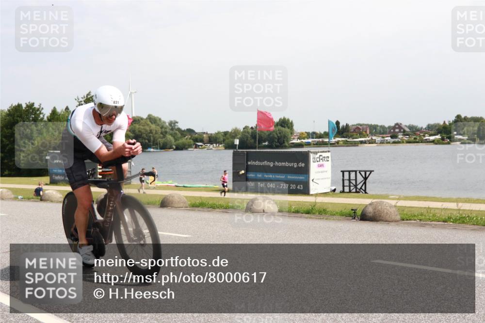 21.06.2025 - 27. Vierlanden-Triathlon H.Heesch http://msf.ph/oto/8000617 15.06.2025 11:41:35 Radfahren 705, 831 meine-sportfotos.de