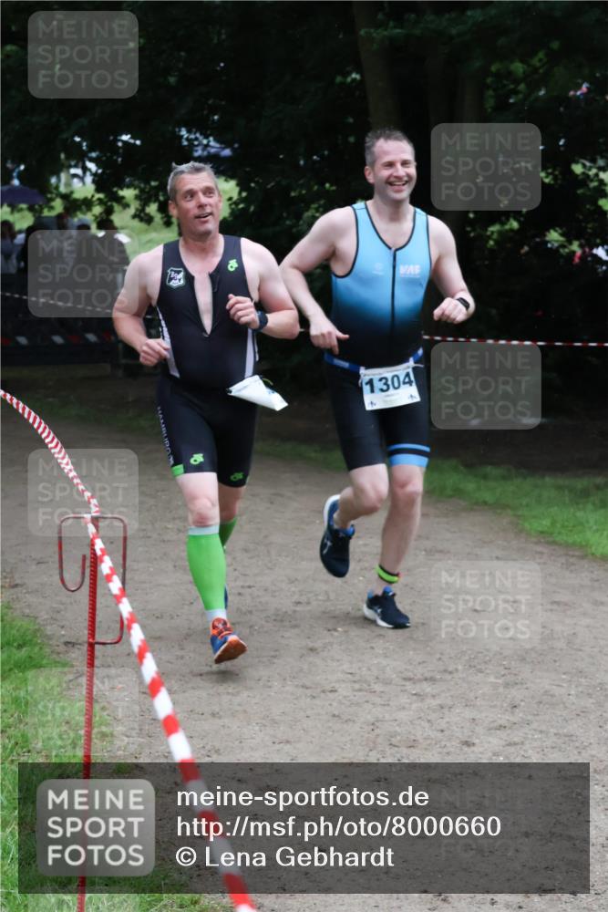21.06.2025 - 27. Vierlanden-Triathlon Lena Gebhardt http://msf.ph/oto/8000660 15.06.2025 14:03:20 Laufen 1304, 4 meine-sportfotos.de