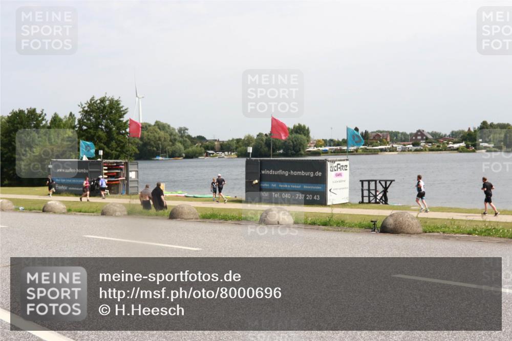 21.06.2025 - 27. Vierlanden-Triathlon H.Heesch http://msf.ph/oto/8000696 15.06.2025 11:42:21 Radfahren 250, 702 meine-sportfotos.de