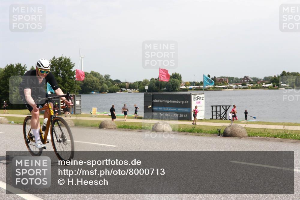 21.06.2025 - 27. Vierlanden-Triathlon H.Heesch http://msf.ph/oto/8000713 15.06.2025 11:42:31 Radfahren 48, 751, 859 meine-sportfotos.de