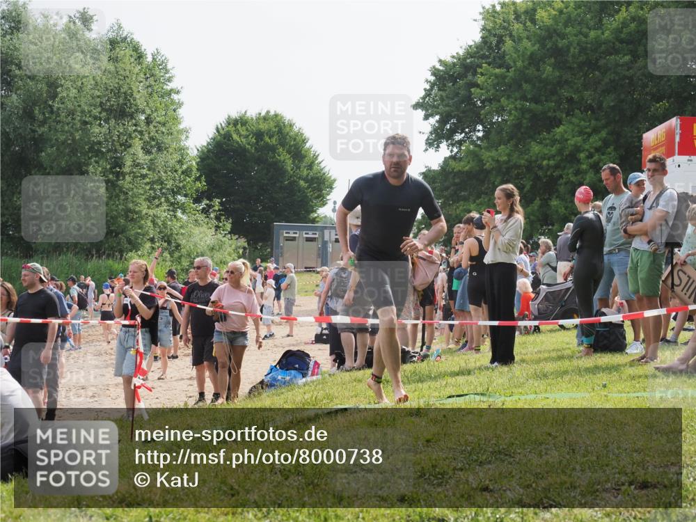 15.06.2025 - 27. Vierlanden-Triathlon KatJ http://msf.ph/oto/8000738 15.06.2025 09:57:19 Schwimmen 263, 293, 296, 343 meine-sportfotos.de